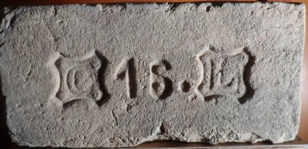 C 16 L – fotografie 1