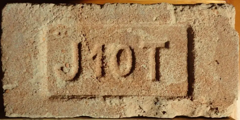 J 10 T – fotografie 1