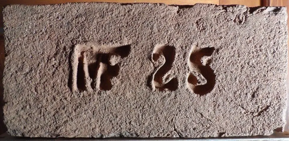 MF 25 – fotografie 1