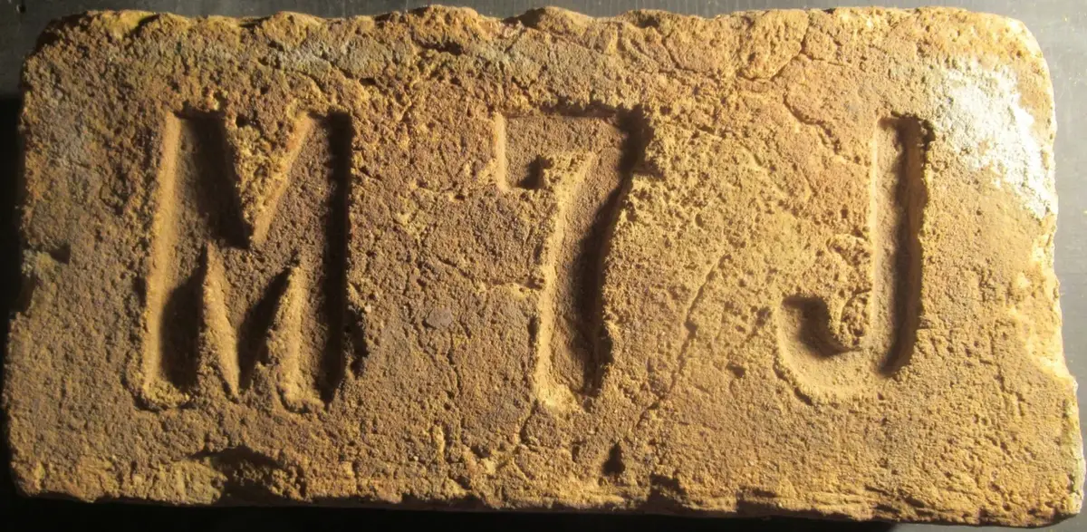 M 7 J – fotografie 1