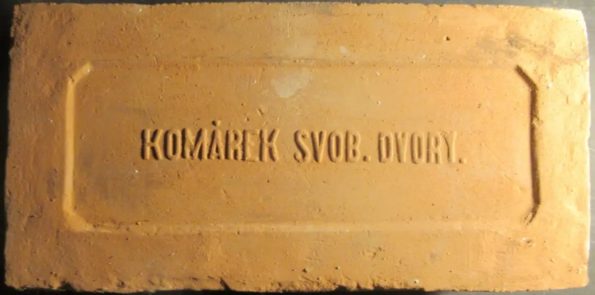KOMÁREK SVOB.DVORY – fotografie 1