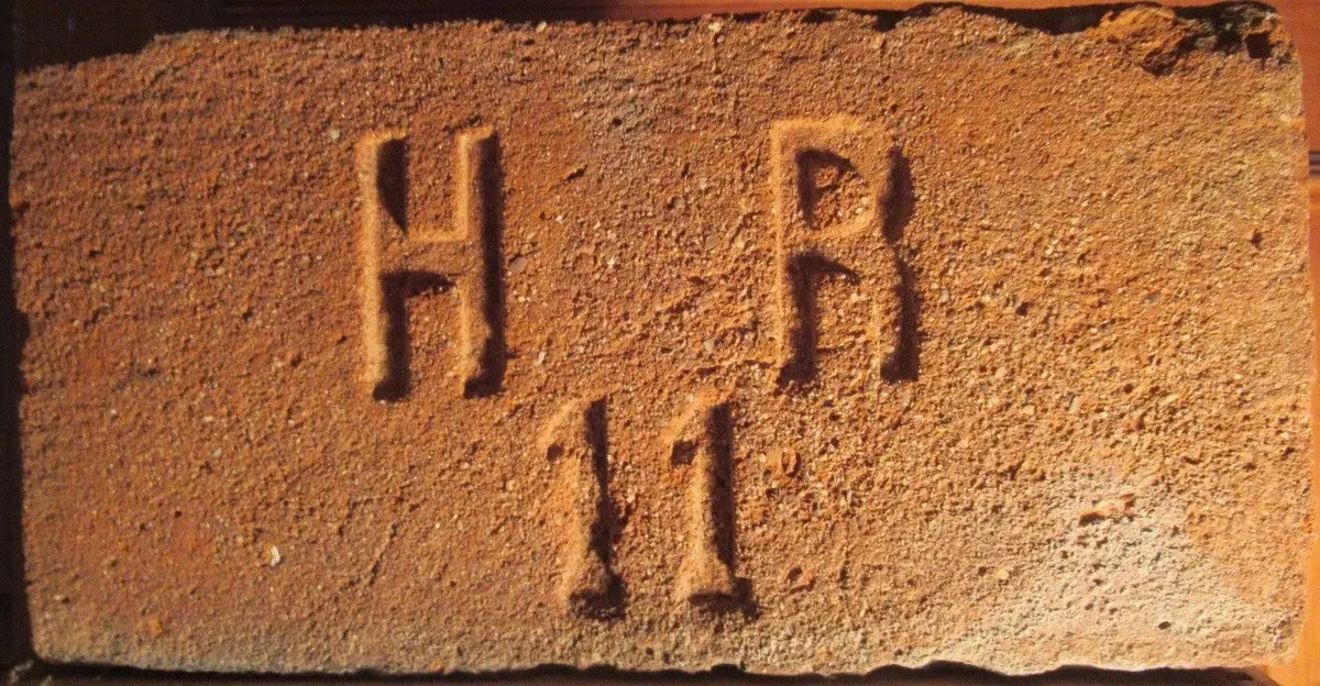 H R 11 – fotografie 1
