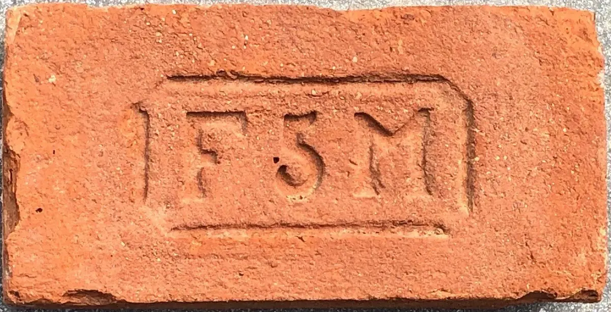 F 5 M – fotografie 1