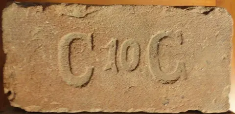 Značka C 10 G