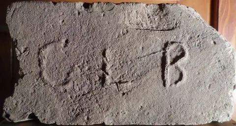 Značka C L B