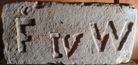 Značka F IV W