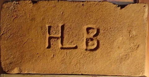 Značka HL B