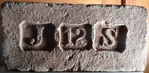 Značka J 12 S