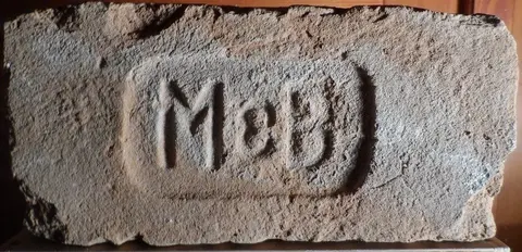Značka M 3 B