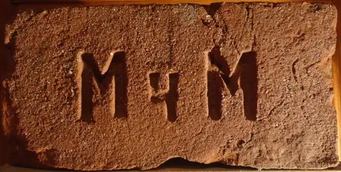 Značka M 4 M