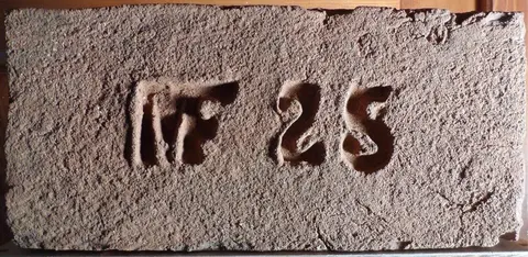 Značka MF 25