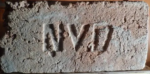 Značka N V D