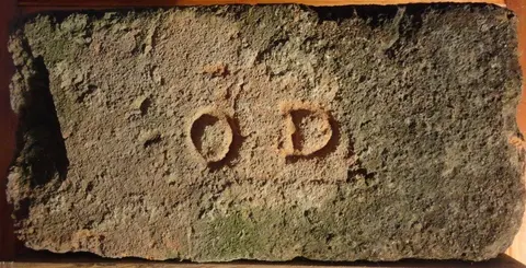 Značka O D