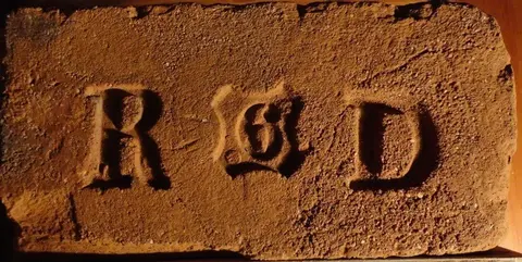 Značka R 6 D