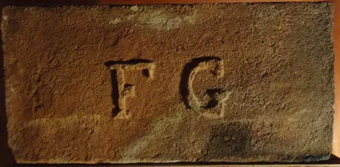Značka F G