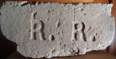 Značka R. R.