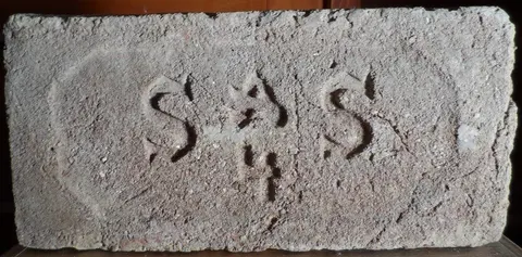 Značka S A S 4