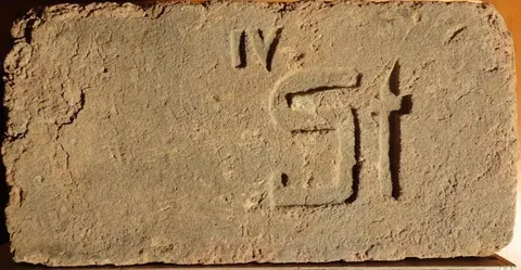 Značka St iv