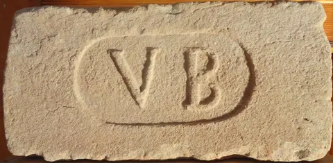 Značka V B