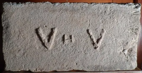 Značka V ii V