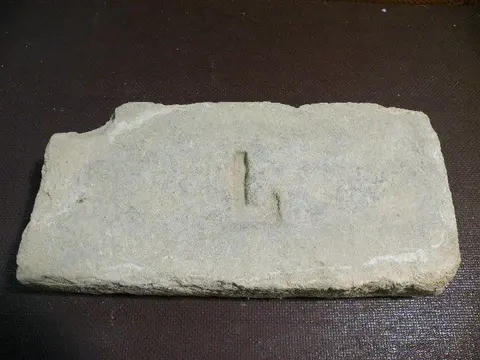 Značka L