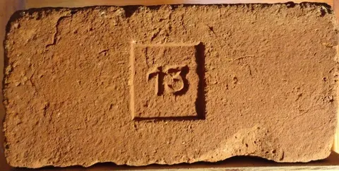 Značka 13