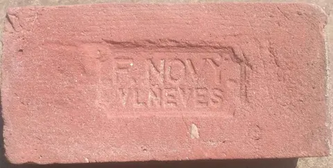 Značka F.NOVÝ VLNĚVES