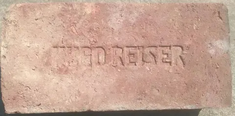 Značka HUGO REISER