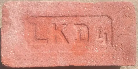 Značka L K D 4