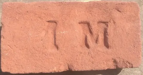 Značka M 1
