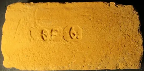 Značka S.F 6
