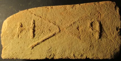 Značka P kříž H