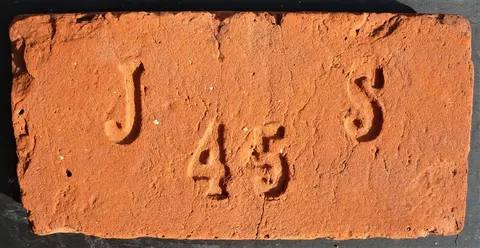 Značka J 45 S