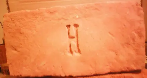 Značka H