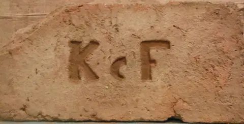 Značka K c F