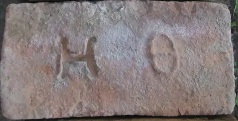 Značka H O