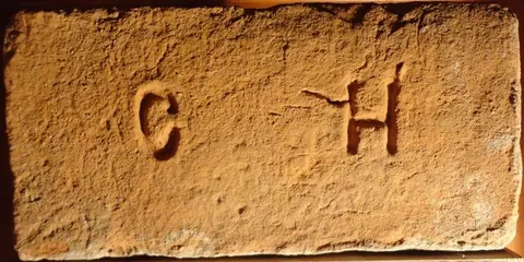 Značka C H