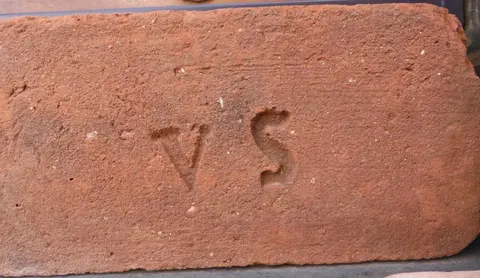 Značka V S