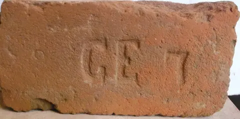 Značka GE 7