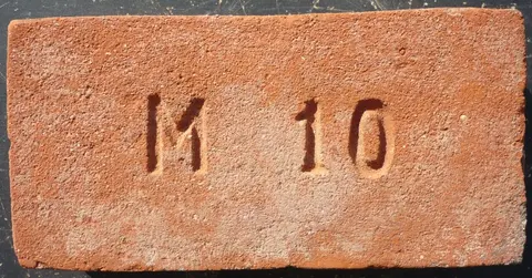 Značka M 10