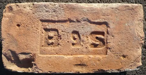 Značka B 9 S