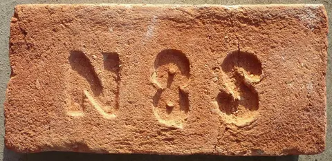 Značka N 8 S