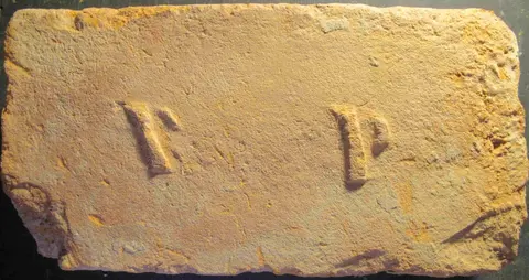 Značka F P