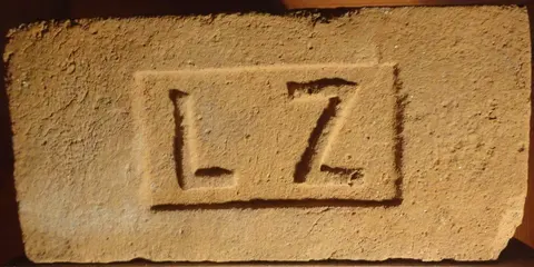 Značka L Z