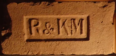 Značka R & KM