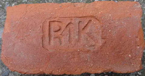 Značka R 1 K