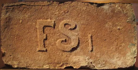 Značka FS i