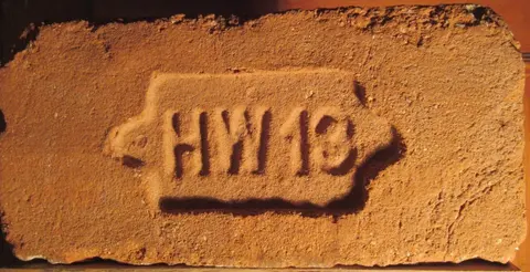 Značka HW 13