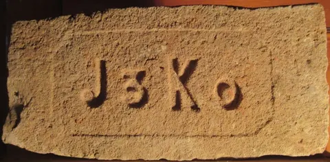 Značka J 3 Ko