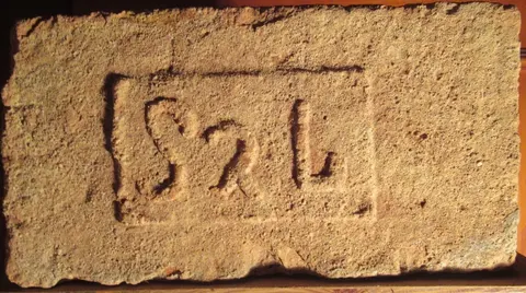 Značka L 2 S